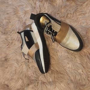 Steve madden sneakers